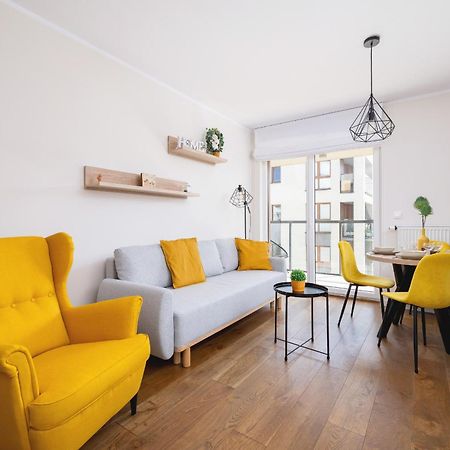 Przytulny Apartament Na Wroclawskiej Z Parkingiem W Krakowie By Noclegi Renters Exterior foto