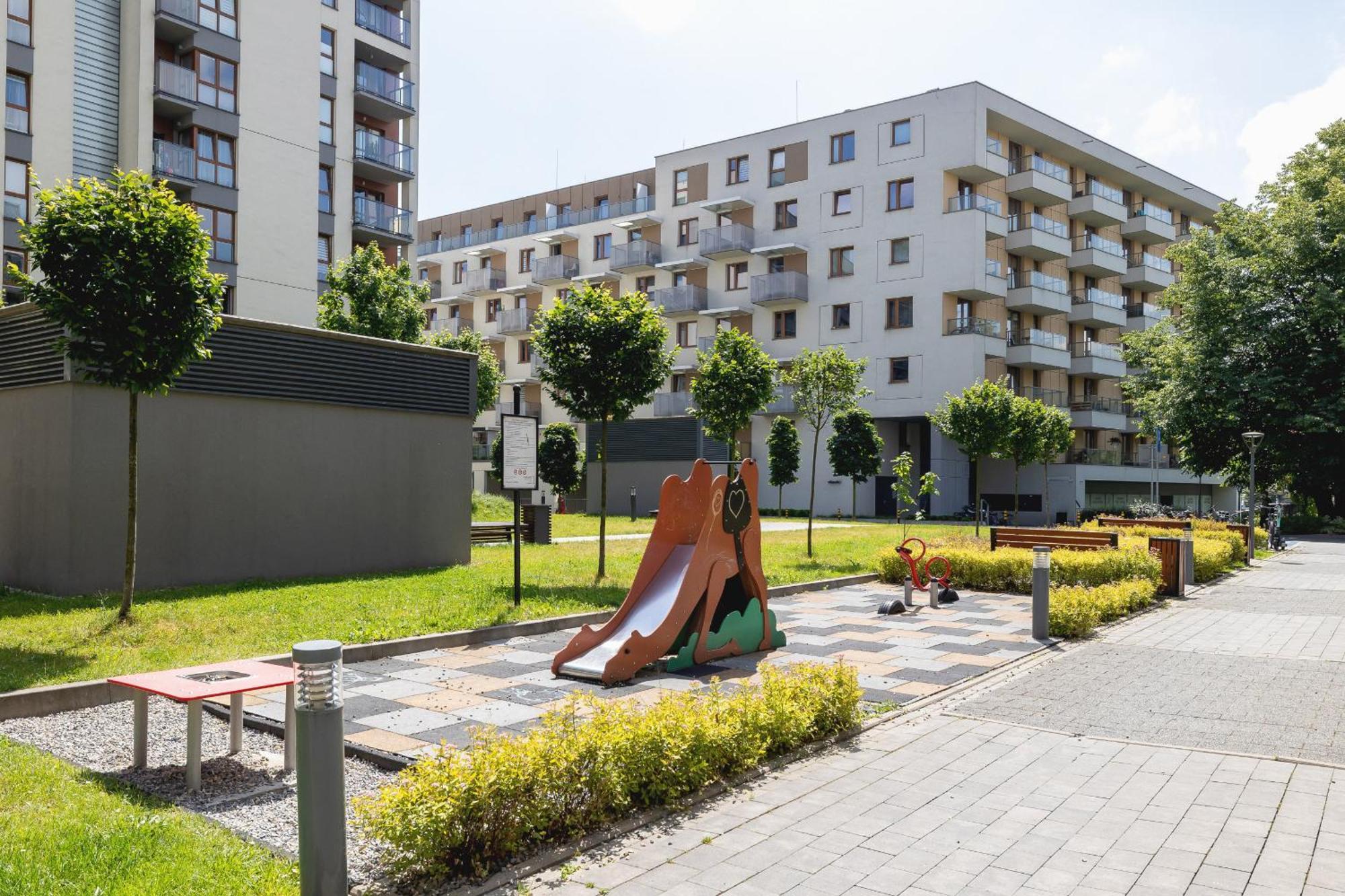 Przytulny Apartament Na Wroclawskiej Z Parkingiem W Krakowie By Noclegi Renters Exterior foto